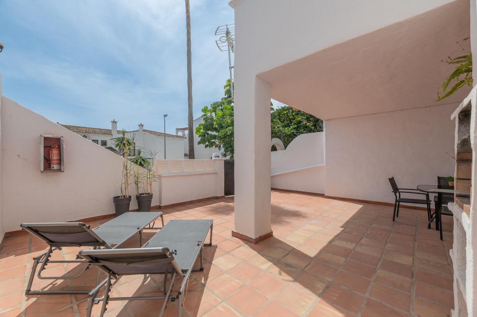 Apartamento Con Amplio Porche Y Bbq เบนัลมาเดนา ภายนอก รูปภาพ