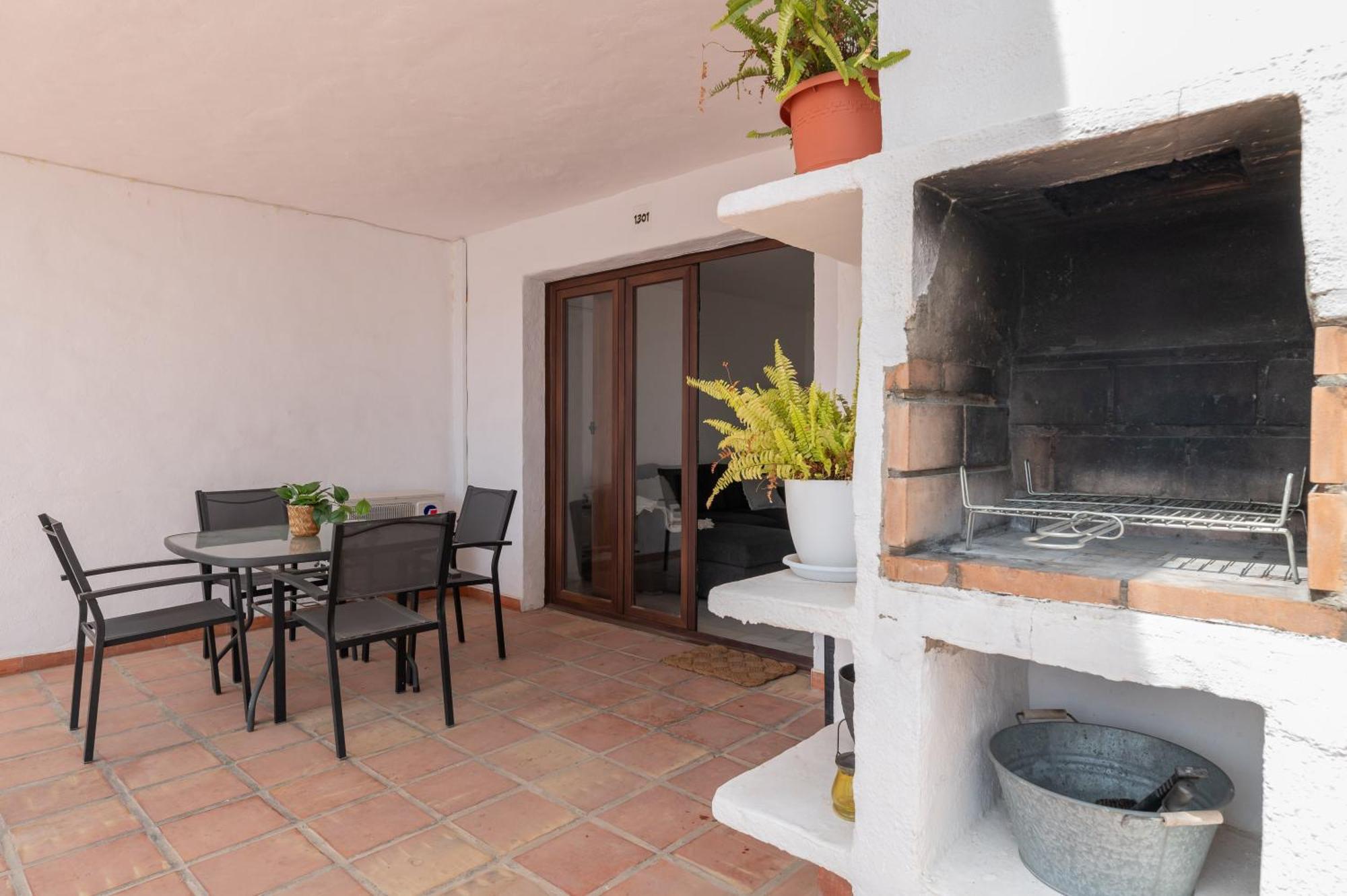 Apartamento Con Amplio Porche Y Bbq เบนัลมาเดนา ภายนอก รูปภาพ